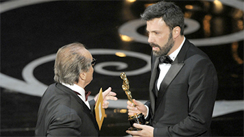 Jack Nicholson Hands Oscar to Ben Affleck for Argo Best Picture